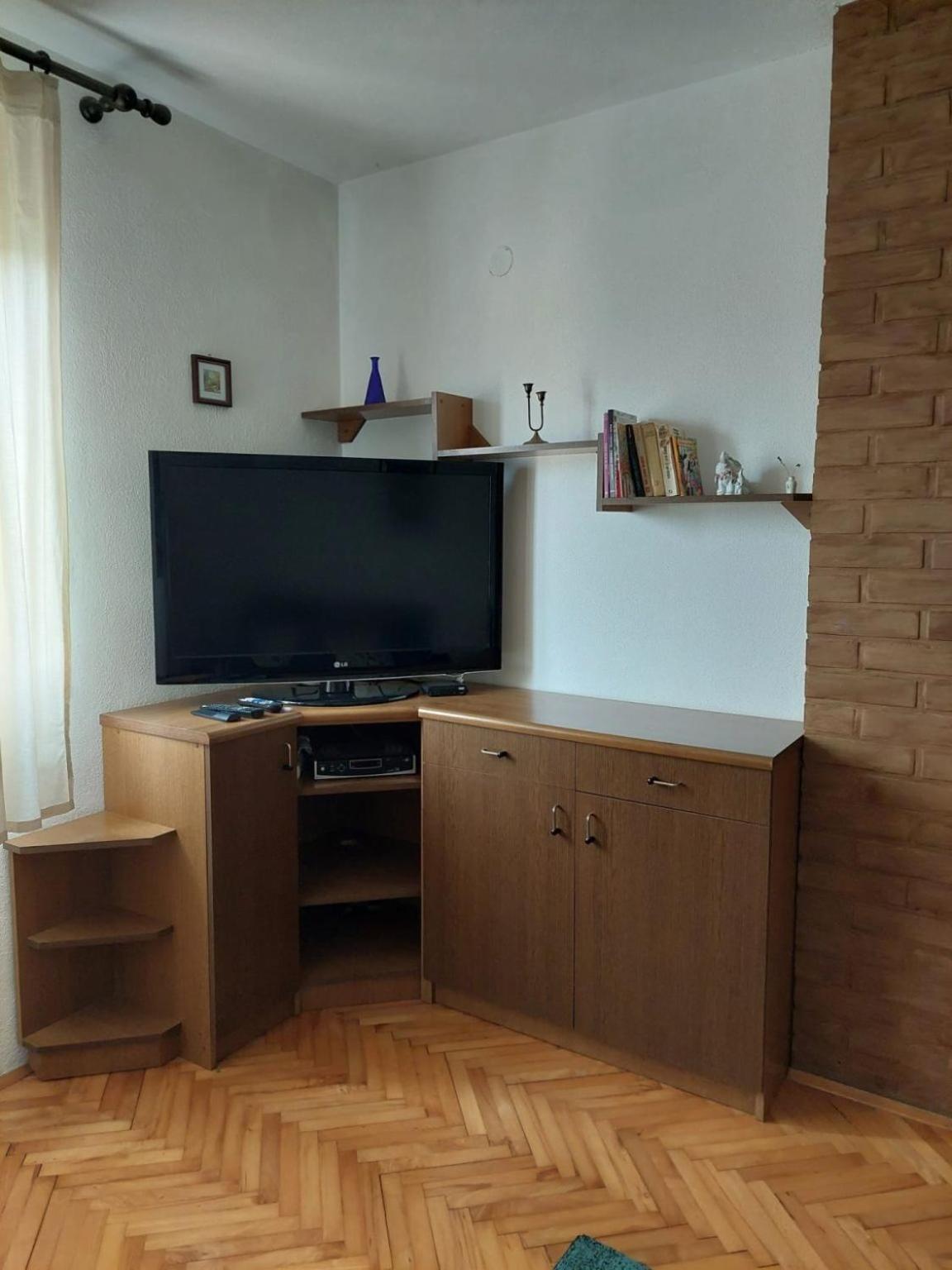 Apartments Pavao Postira Buitenkant foto